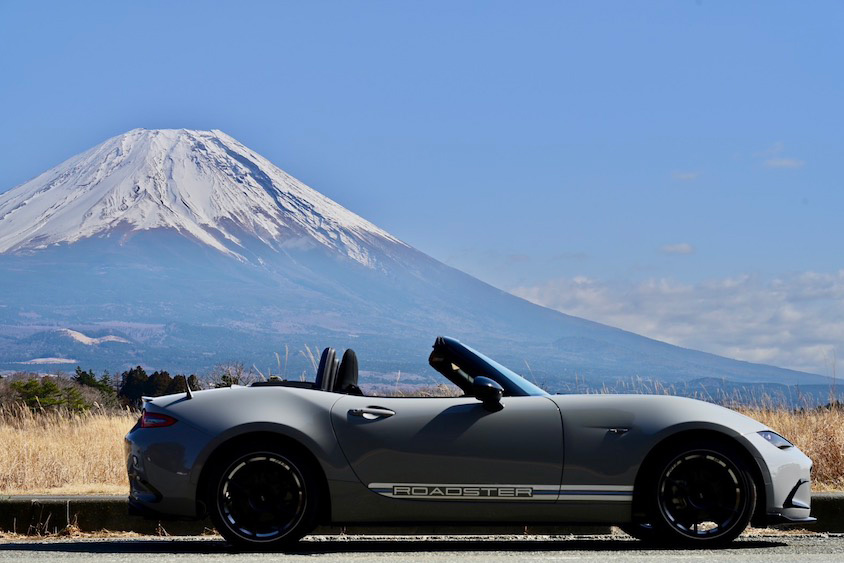 マツダロードスターと富士山