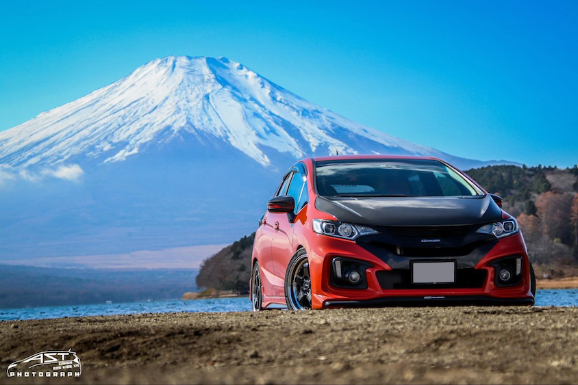 ホンダフィットと富士山