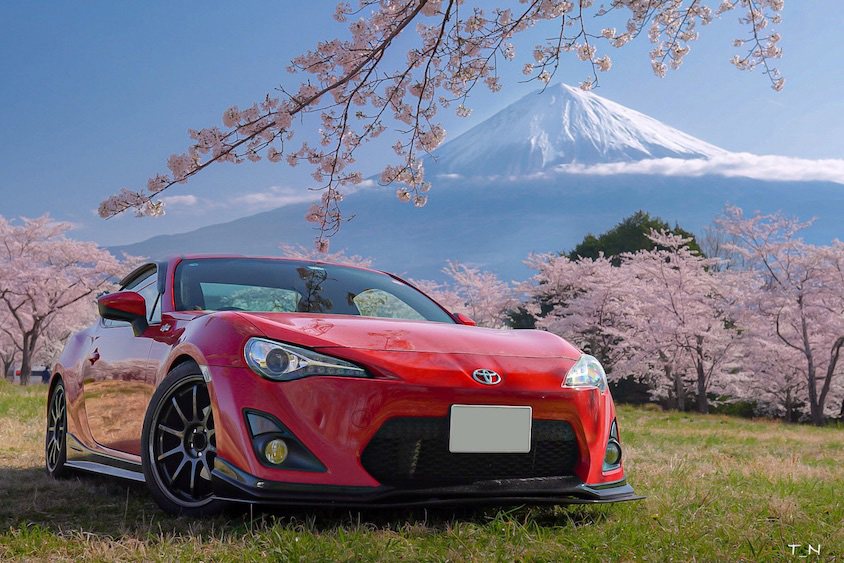 トヨタ86と富士山と桜