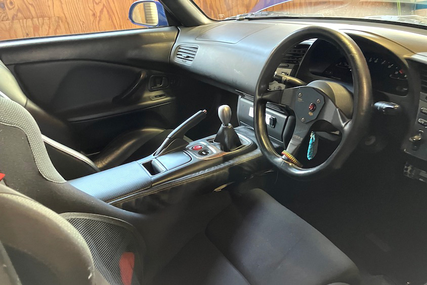 ホンダS2000運転席