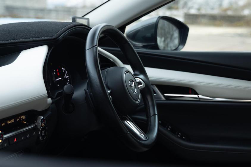 MAZDA3のステアリングイメージ