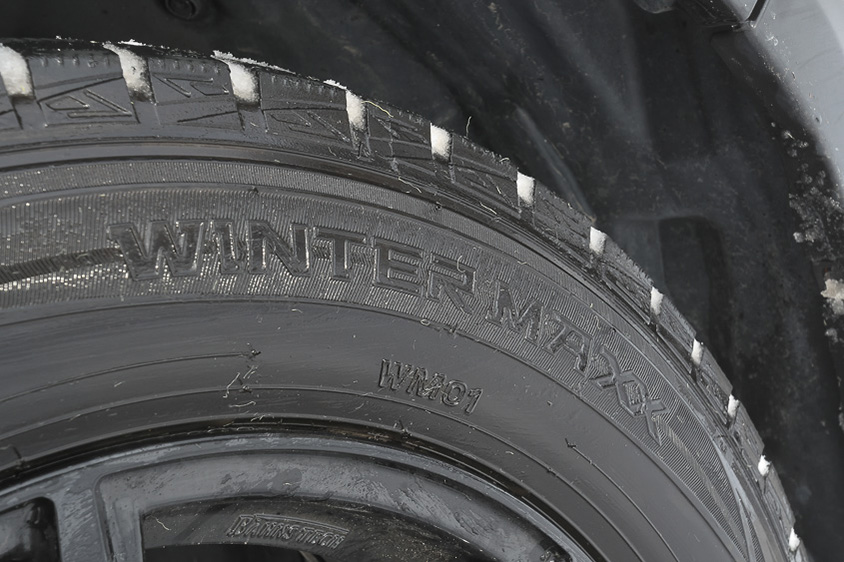 雪道なのでスタッドレスタイヤ