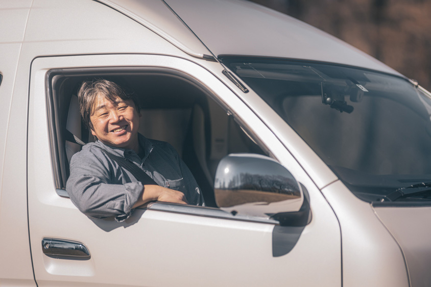 トヨタ・ハイエースのバンコンキャンピングカー