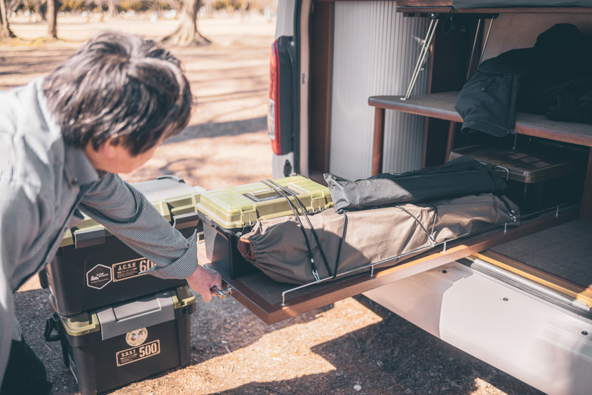 トヨタ・ハイエースのバンコンキャンピングカー