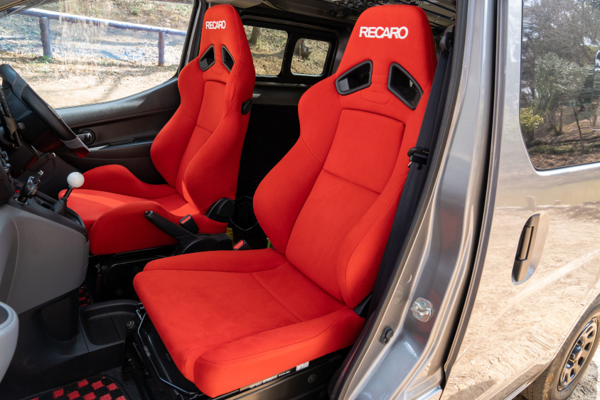 日産・NV200バネットのレカロシート