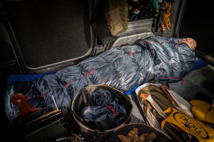 日産・NV200バネットで車中泊するおそとまん