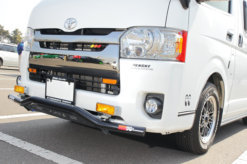 トヨタ・レジアスエース(KDH201) フロントビュー