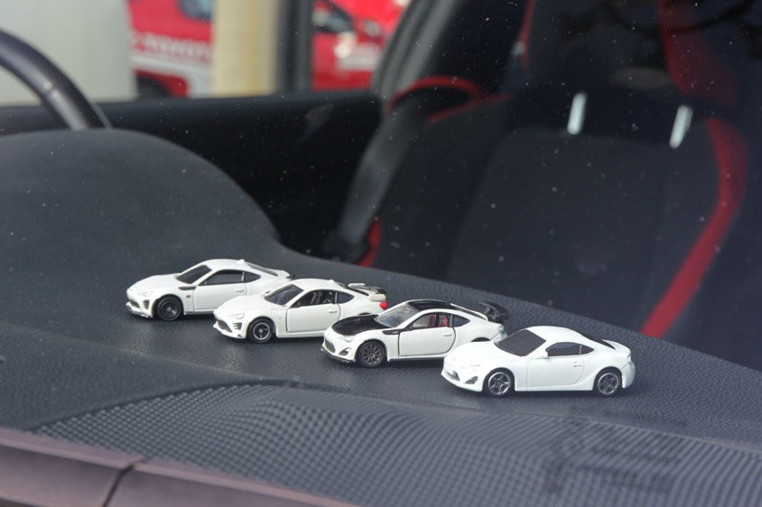 トヨタ・86（ZN8） ダッシュボードのトミカ