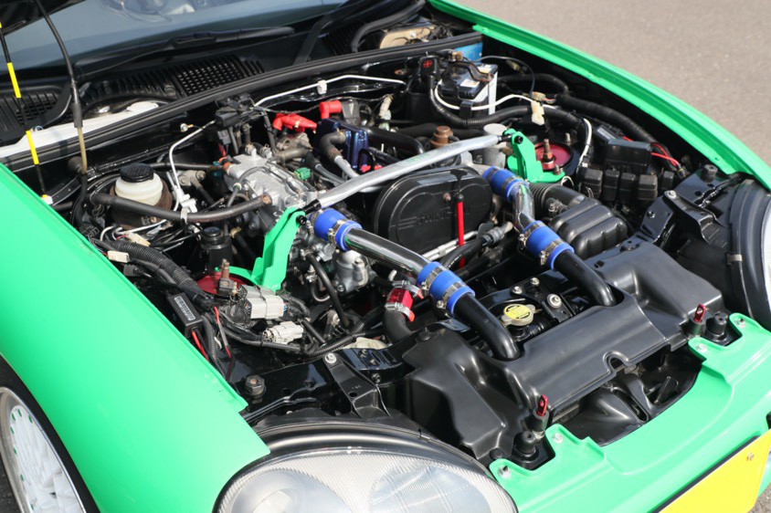 スズキ・カプチーノ（EA11R） エンジンルーム