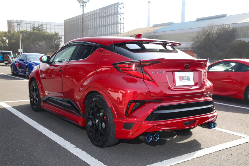 トヨタ・C-HRハイブリッド(ZYX11) リア