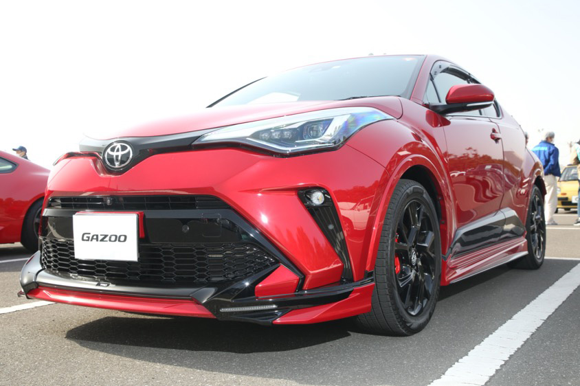 トヨタ・C-HRハイブリッド(ZYX11) フロント