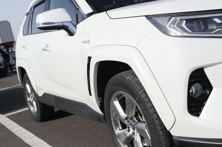 トヨタ・RAV4（AXAH54） オーバーフェンダー