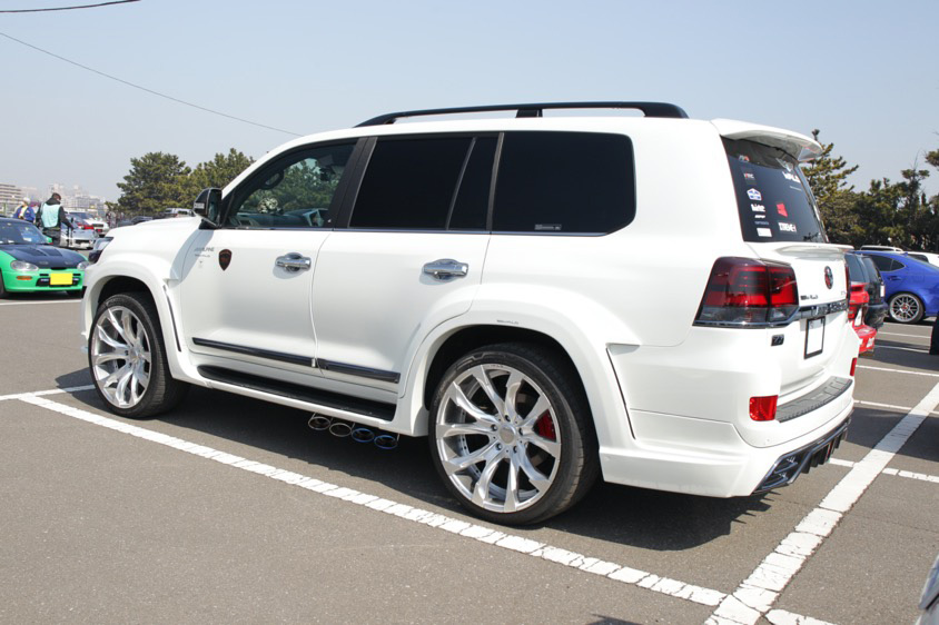 トヨタ・ランドクルーザー(URJ202W) リア