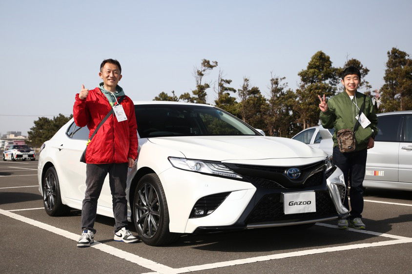 トヨタマークX(AXVH70) 2ショット