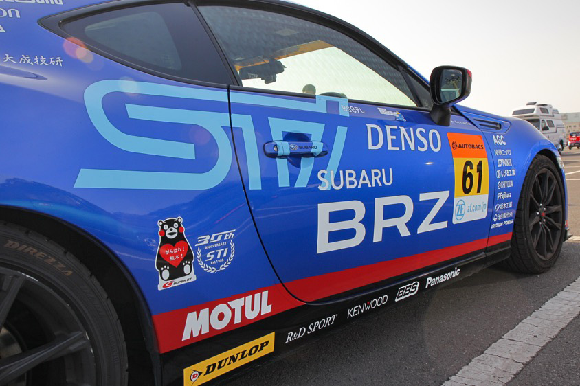 スバル・BRZ（ZC6） サイド