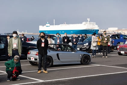 オープニング式、密をさけて‥