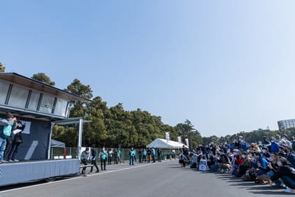 カメラマンさんの掛け声で見な笑顔に！