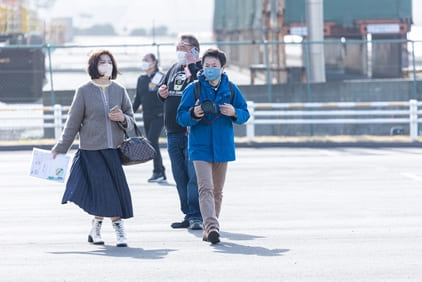 参加者の皆さんも立派なカメラで撮影