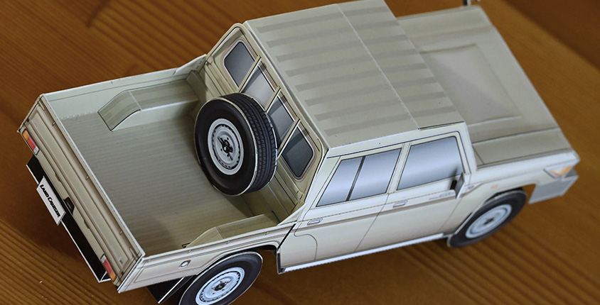 ランドクルーザー ペーパークラフト