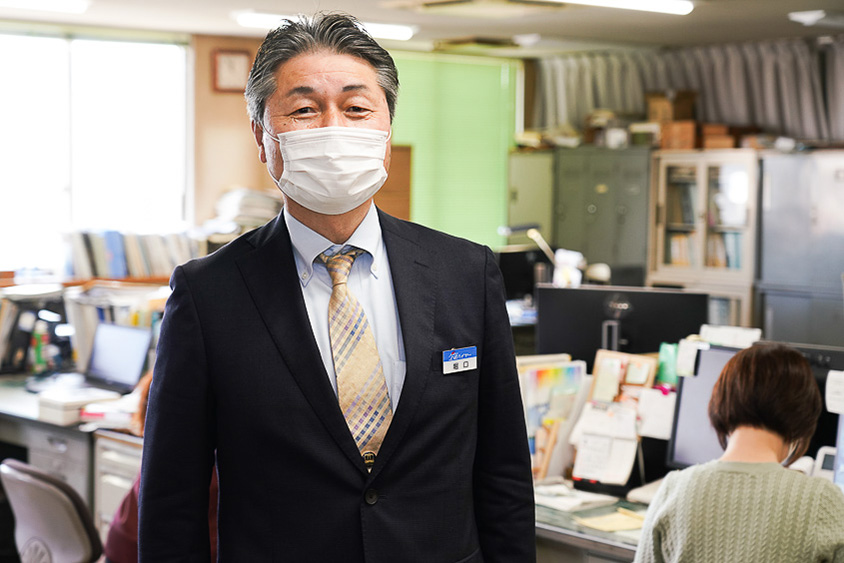 上信ハイヤーの代表取締役社長・堀口直行氏