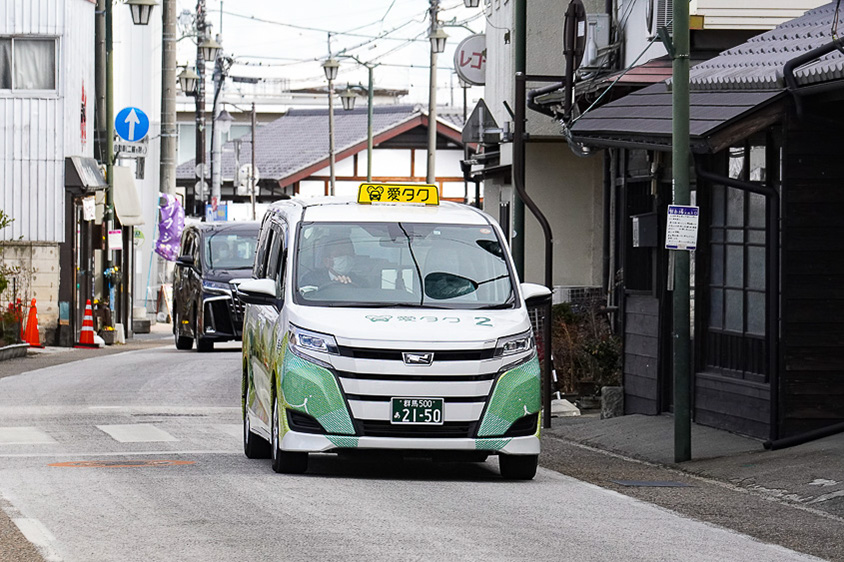 富岡市で運行中のデマンド型乗合タクシー「愛タク」