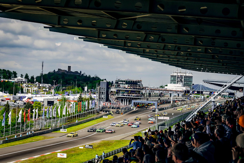 ニュルブルクリンクのスタンドから