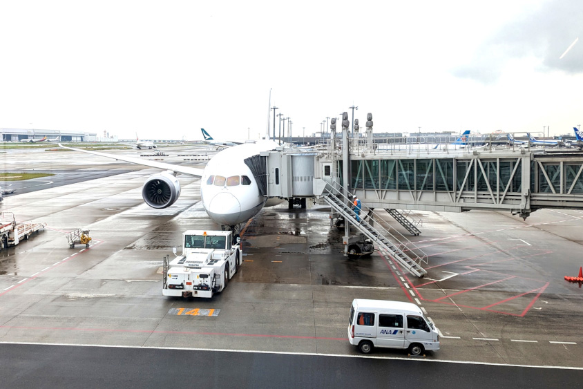 ANAの直行便でフランクフルト国際空港へ14時間のフライト