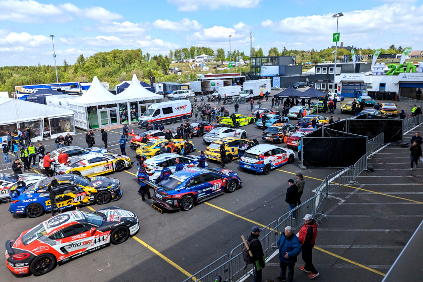 ニュルブルクリンクのパドック