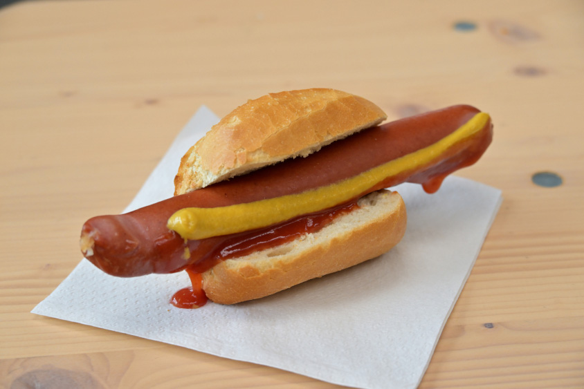 ニュルブルクリンクで買えるソーセージサンド