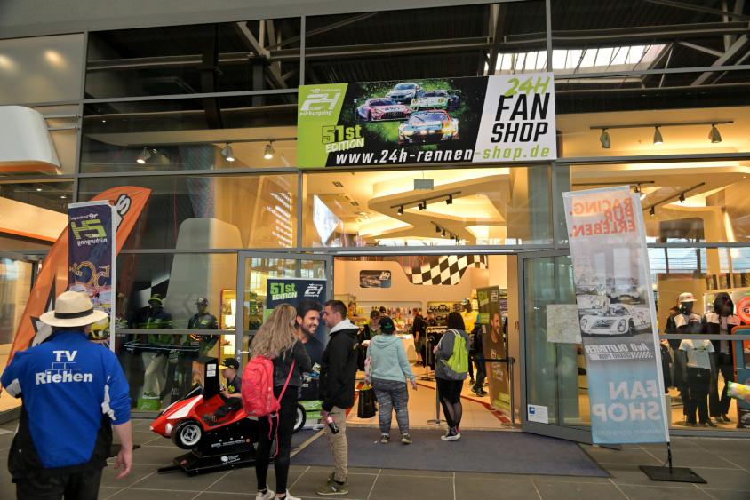 ニュルブルクリンクの常設のファンショップ
