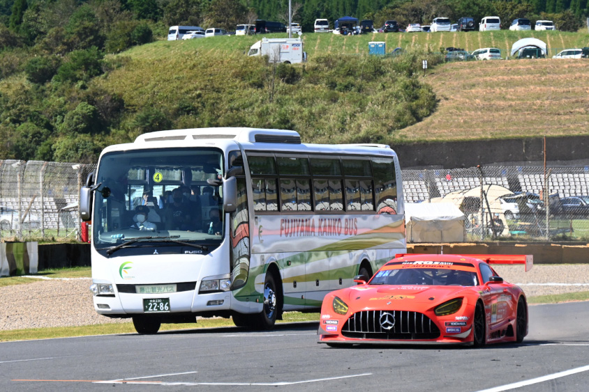 SUPER GT好き女子に聞いた！「サーキット場での楽しみかた」 | トヨタ