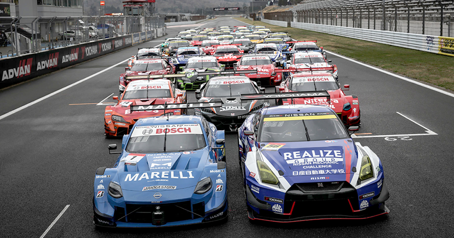 国内人気No.1レースSUPER GTとは？ GT500とGT300クラスのマシンや