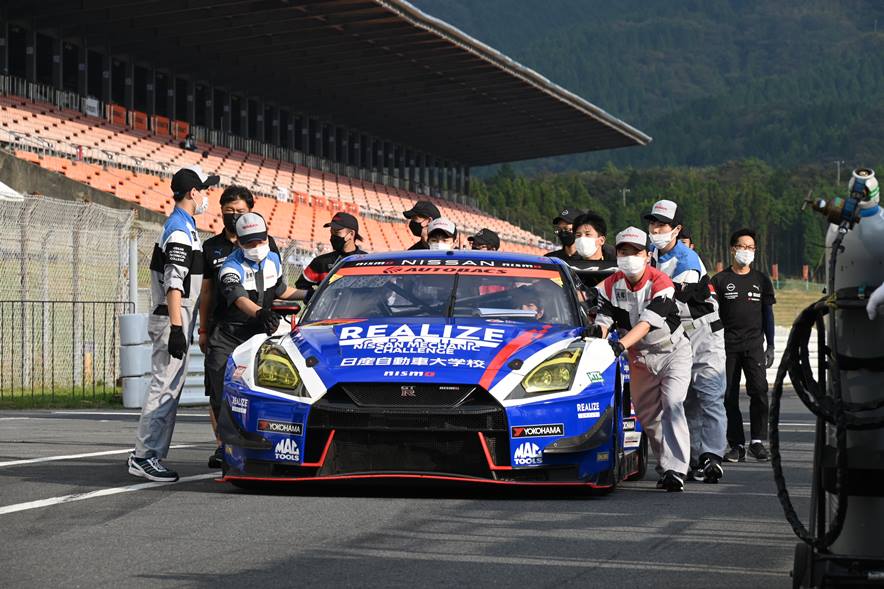 56号車リアライズ日産メカニックチャレンジ GT-R