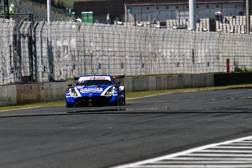 GT500 12号車  カルソニック IMPUL Z(平峰 一貴ベルトラン・バゲット) TEAM IMPUL