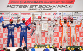 SUPER GT最終戦もてぎ決勝、GT500は100号車NSXが勝利、ドライバーズタイトルは12号車日産Z。GT300は55号車NSX GT3が勝利、56号車GT-Rが奇跡的な展開でタイトル獲得！
