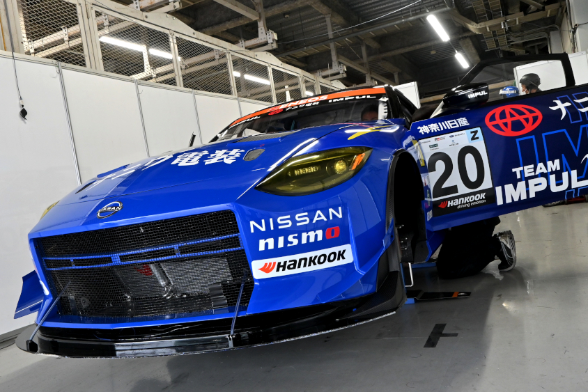 20号車 ナニワ電装TEAM IMPUL Zのフロントビュー