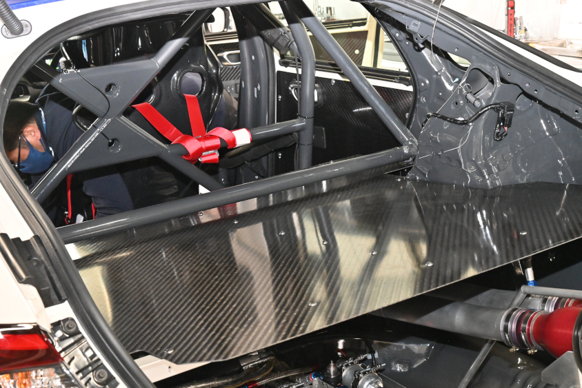 271号車CIVIC TYPE R CNF-Rのロールバー（スーパー耐久公式テスト）