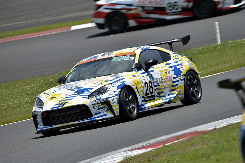 28号車　ORC ROOKIE GR86 CNF Concept