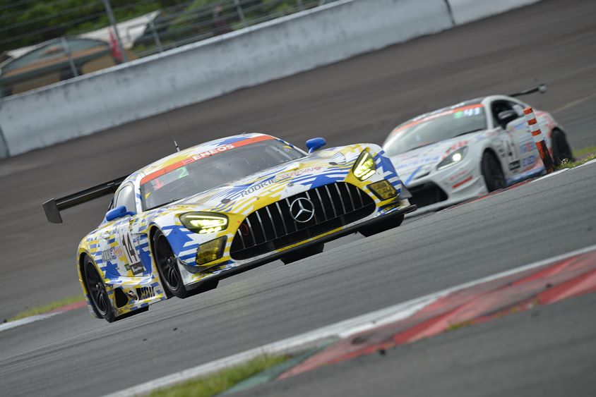 スーパー耐久　中升 ROOKIE AMG GT3
