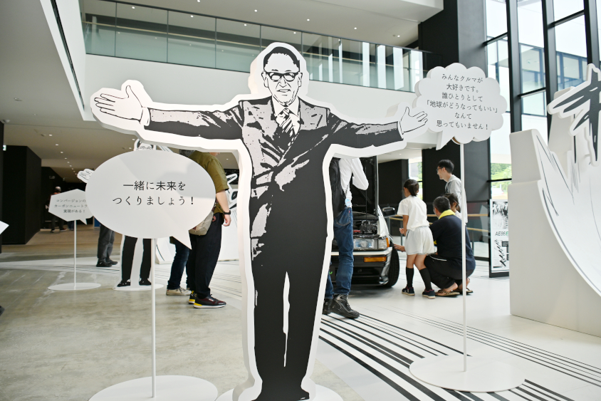 豊田章男会長のパネル