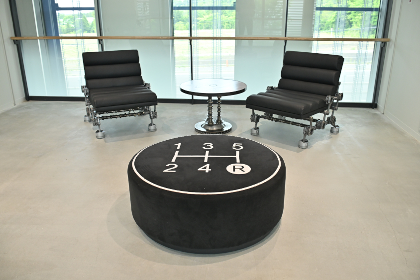 シフト柄のクッション