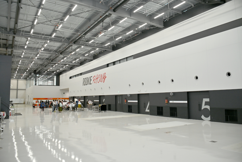 ROOKIE Racingのガレージ