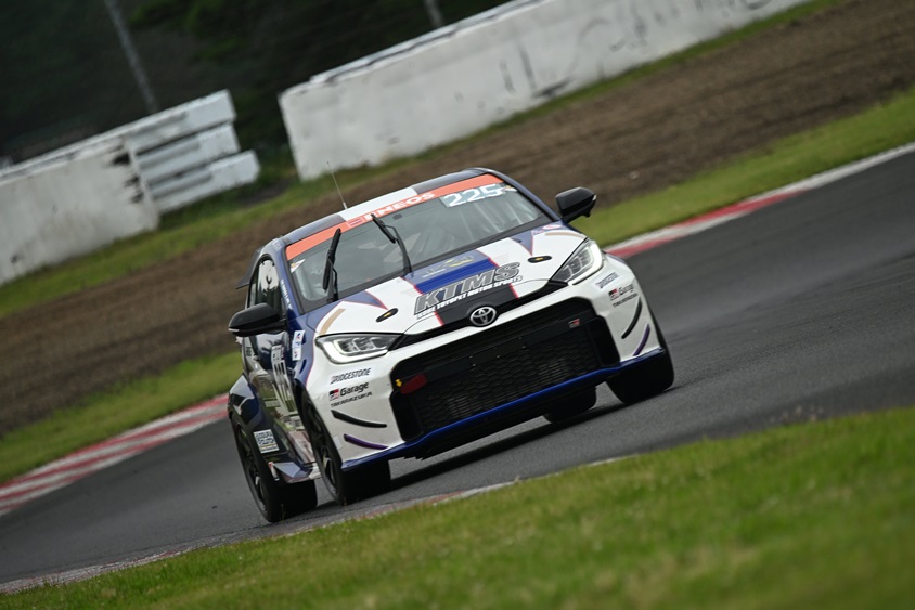 スーパー耐久　225号車KOBETOYOPET MOTOR SPORTS　(KTMS GR YARIS)