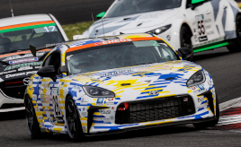 スーパー耐久第3戦SUGO】ST-QクラスのGR86とBRZに改良版カーボン