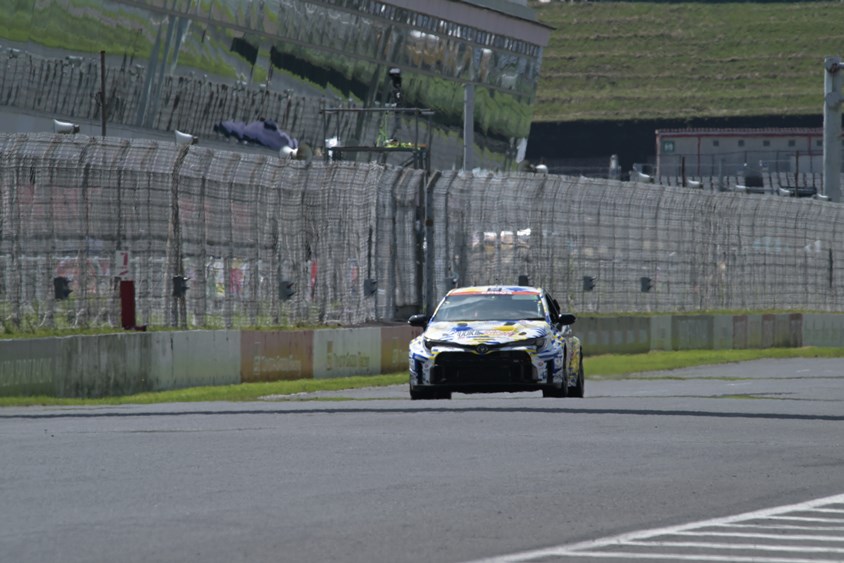 スーパー耐久　26号車TEAM ZEROONE　(raffinee 日産メカニックチャレンジZ GT4)