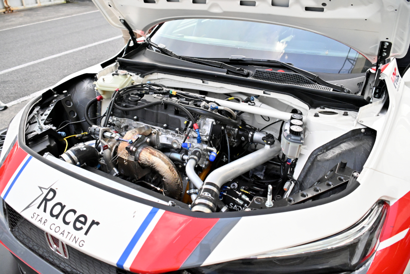 97号車 Racer HFDP CIVICのエンジンルーム