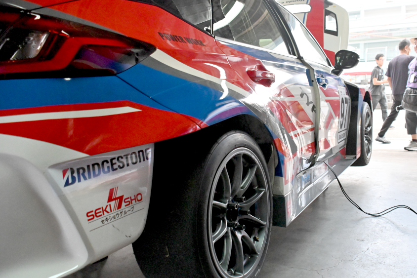 97号車 Racer HFDP CIVICの右サイド