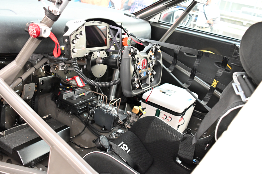 97号車 Racer HFDP CIVICの運転席