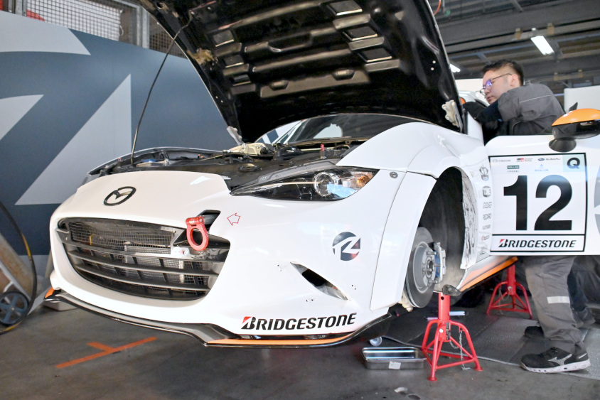 12号車 MAZDA SPIRIT RACING MAZDA3 Bio conceptのフロント