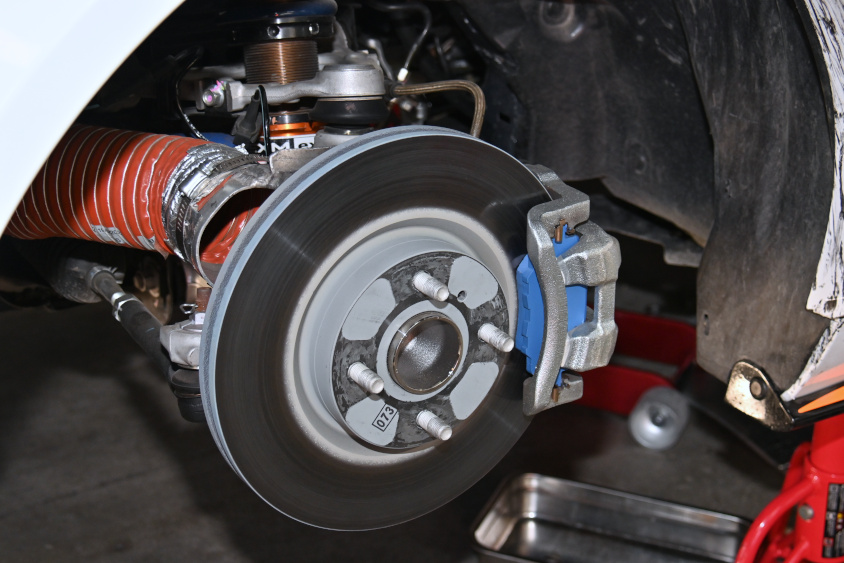 12号車 MAZDA SPIRIT RACING MAZDA3 Bio conceptの左フロントの足回り